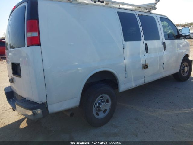 Photo 3 VIN: 1GCWGFCA7E1112812 - CHEVROLET EXPRESS 2500 