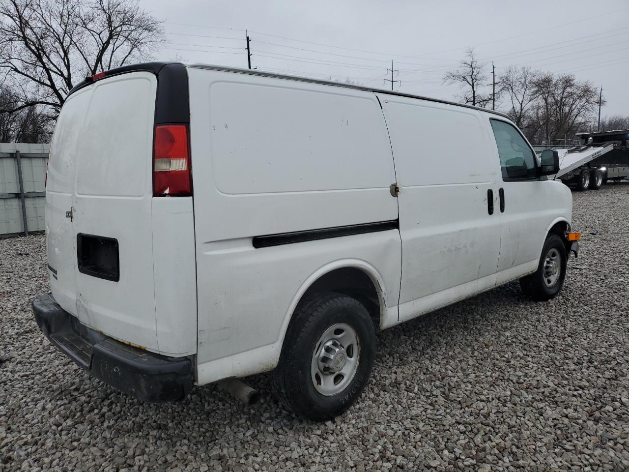 Photo 2 VIN: 1GCWGFCA8C1196796 - CHEVROLET EXPRESS 