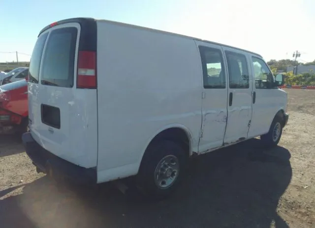 Photo 3 VIN: 1GCWGFCA9C1159093 - CHEVROLET EXPRESS CARGO VAN 