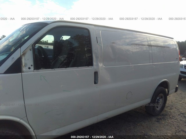 Photo 5 VIN: 1GCWGFCA9D1144434 - CHEVROLET EXPRESS CARGO VAN 