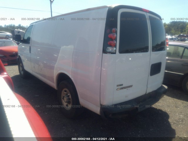 Photo 2 VIN: 1GCWGFCAXB1178833 - CHEVROLET EXPRESS CARGO VAN 