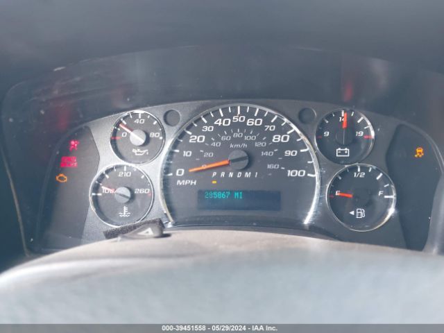 Photo 6 VIN: 1GCWGFCAXB1178878 - CHEVROLET EXPRESS 2500 