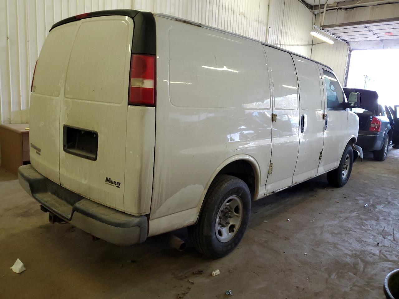 Photo 2 VIN: 1GCWGFCAXD1129361 - CHEVROLET EXPRESS 