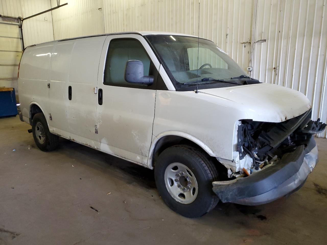 Photo 3 VIN: 1GCWGFCAXD1129361 - CHEVROLET EXPRESS 