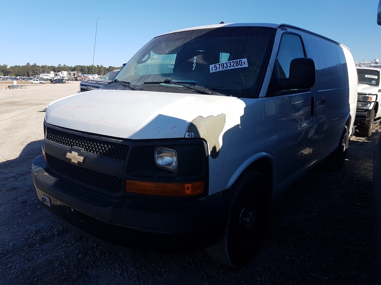 Photo 1 VIN: 1GCWGFCB1B1129416 - CHEVROLET EXPRESS G2 