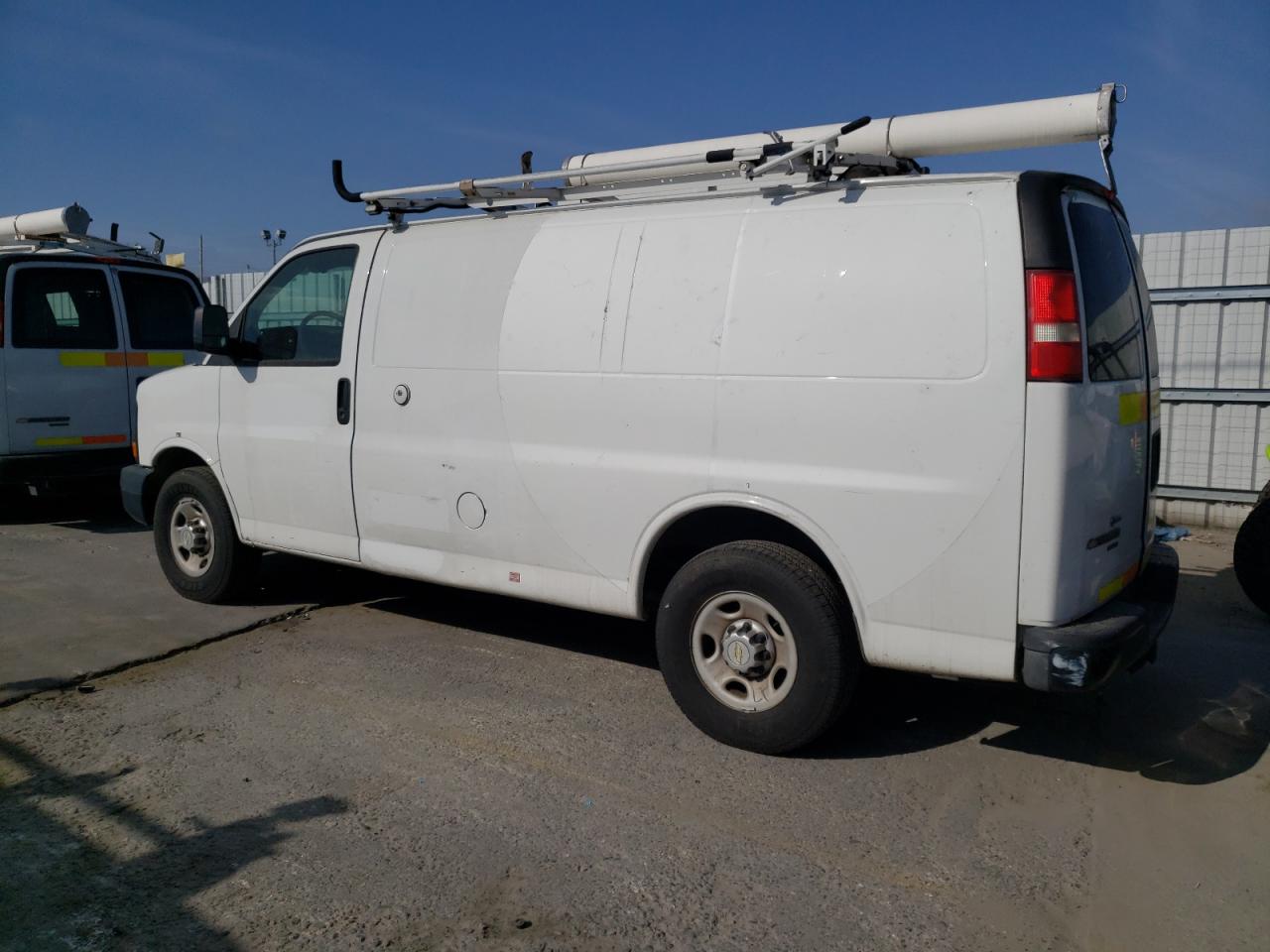 Photo 1 VIN: 1GCWGFCB4C1109694 - CHEVROLET EXPRESS 