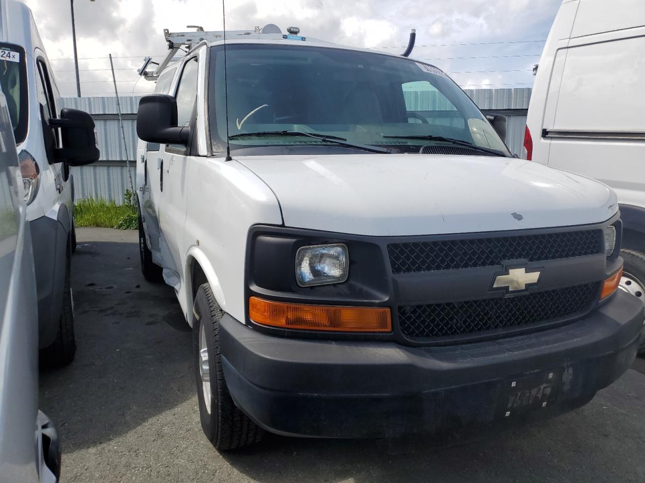 Photo 3 VIN: 1GCWGFCB7C1111438 - CHEVROLET EXPRESS 