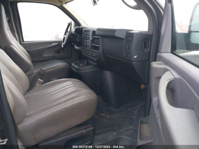 Photo 4 VIN: 1GCWGFCF2F1184904 - CHEVROLET EXPRESS 2500 