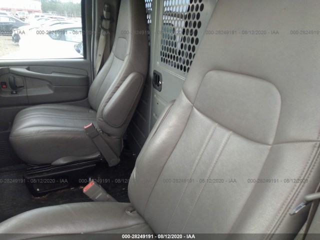 Photo 4 VIN: 1GCWGFCF3F1103232 - CHEVROLET EXPRESS CARGO VAN 