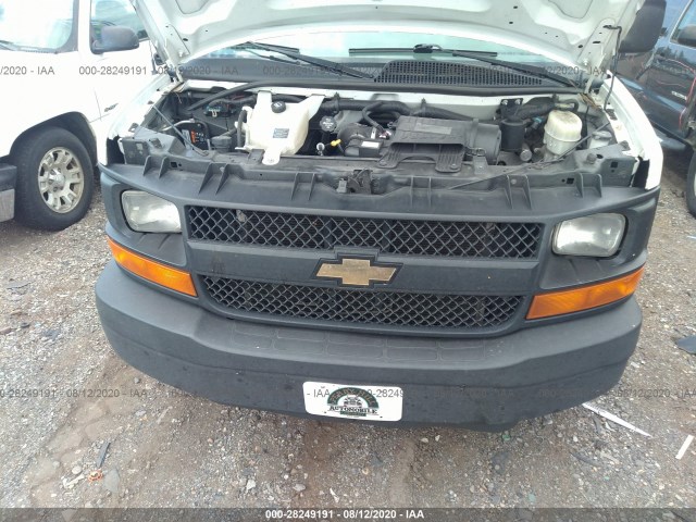 Photo 9 VIN: 1GCWGFCF3F1103232 - CHEVROLET EXPRESS CARGO VAN 