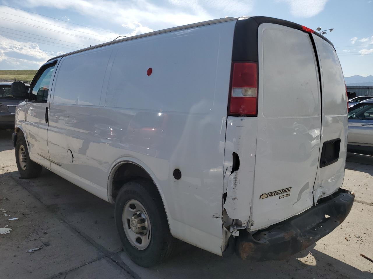 Photo 1 VIN: 1GCWGFCF3F1117423 - CHEVROLET EXPRESS 