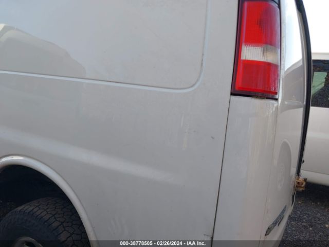 Photo 2 VIN: 1GCWGFCF3F1269797 - CHEVROLET EXPRESS 2500 