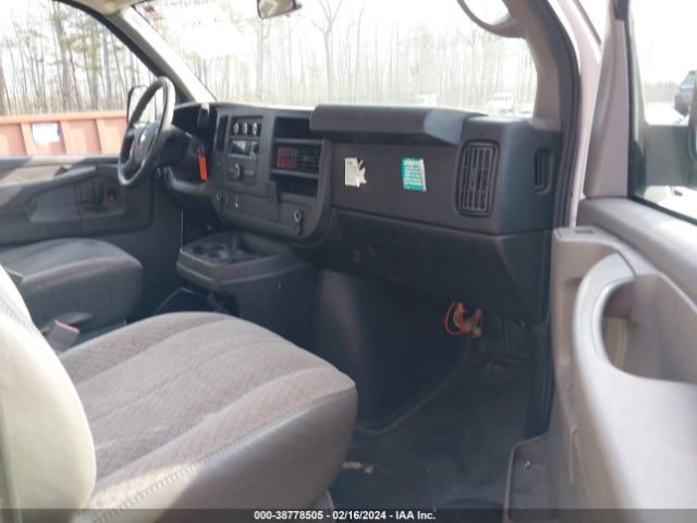 Photo 4 VIN: 1GCWGFCF3F1269797 - CHEVROLET EXPRESS 2500 