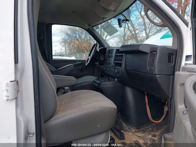 Photo 4 VIN: 1GCWGFCF4F1158224 - CHEVROLET EXPRESS 2500 