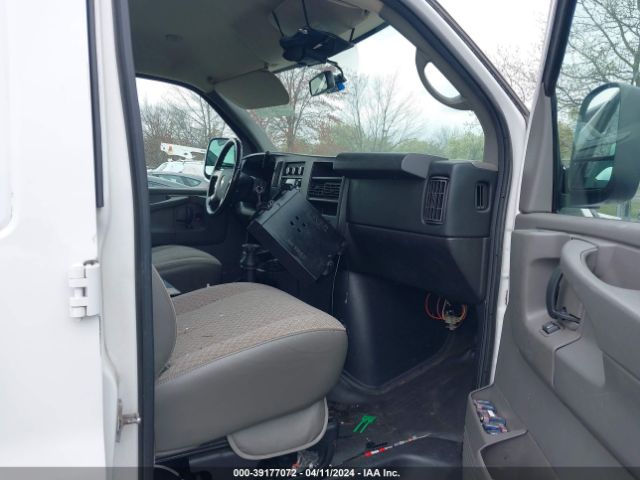 Photo 4 VIN: 1GCWGFCF4F1159776 - CHEVROLET EXPRESS 2500 