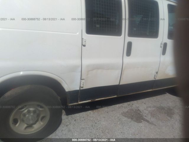 Photo 5 VIN: 1GCWGFCF5F1216566 - CHEVROLET EXPRESS CARGO VAN 