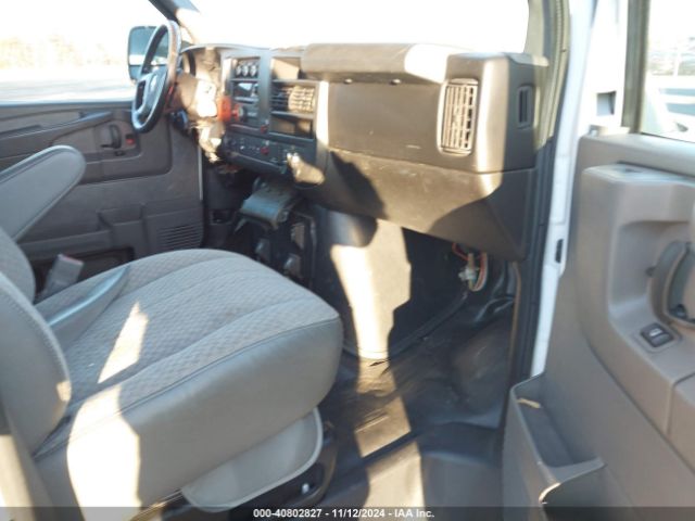 Photo 4 VIN: 1GCWGFCF6F1152182 - CHEVROLET EXPRESS 