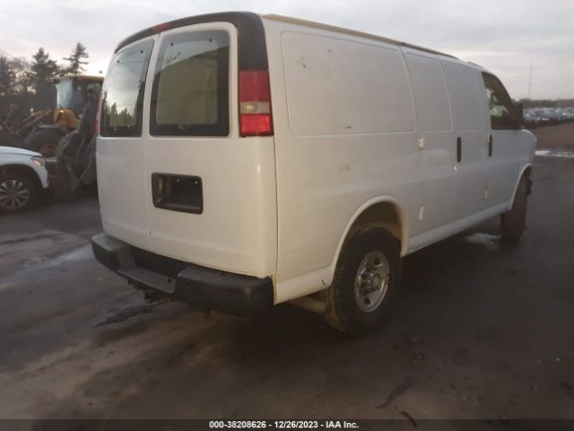 Photo 3 VIN: 1GCWGFCF6F1168804 - CHEVROLET EXPRESS 2500 