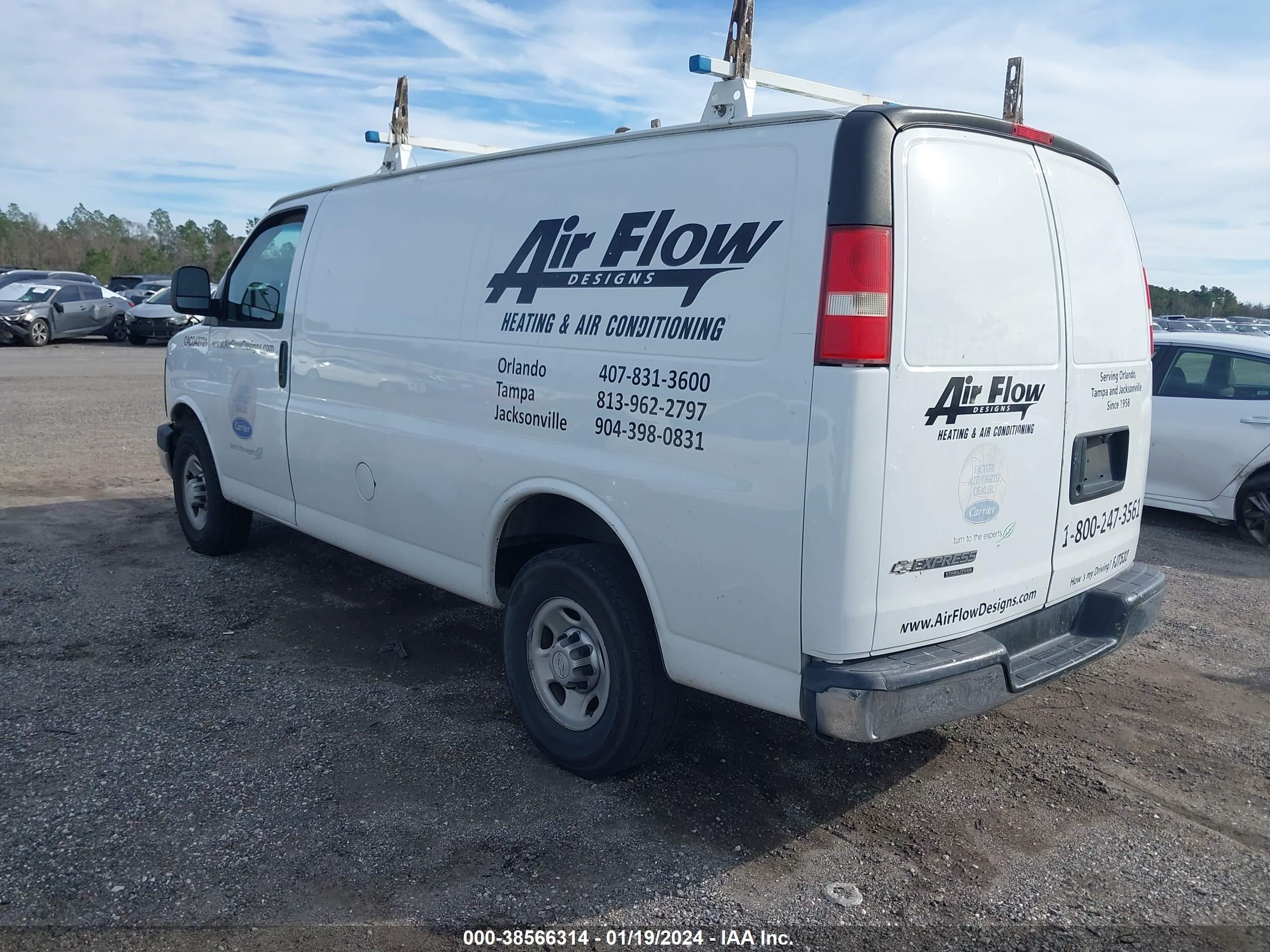 Photo 2 VIN: 1GCWGFCF6F1273679 - CHEVROLET EXPRESS 