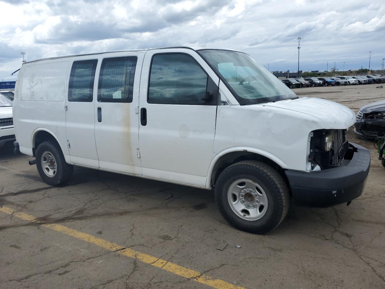 Photo 3 VIN: 1GCWGFCF7F1211899 - CHEVROLET EXPRESS 