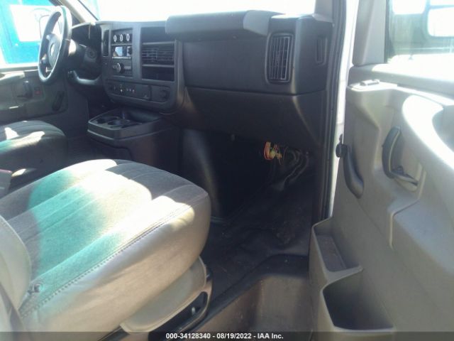 Photo 4 VIN: 1GCWGFCF9F1108306 - CHEVROLET EXPRESS CARGO VAN 