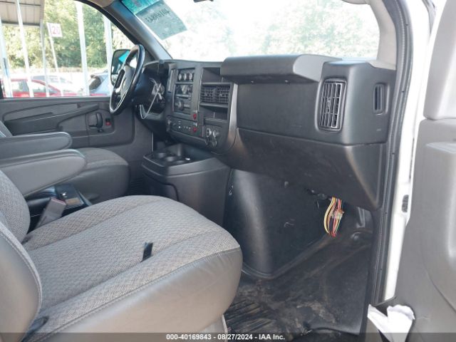 Photo 4 VIN: 1GCWGFCF9F1155500 - CHEVROLET EXPRESS 