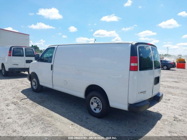 Photo 2 VIN: 1GCWGFCF9F1172328 - CHEVROLET EXPRESS G2500 