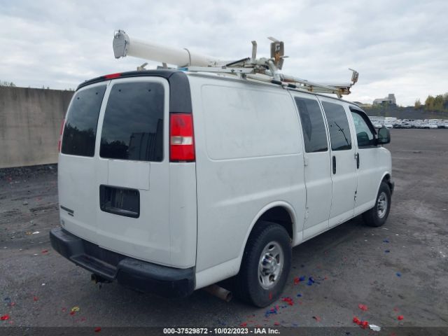 Photo 3 VIN: 1GCWGFCF9F1273451 - CHEVROLET EXPRESS 2500 