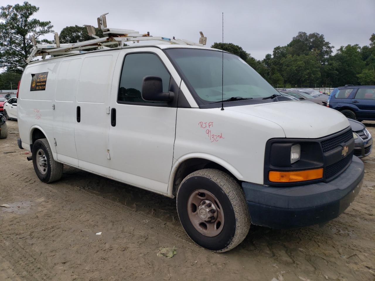 Photo 3 VIN: 1GCWGFCFXF1135854 - CHEVROLET EXPRESS 