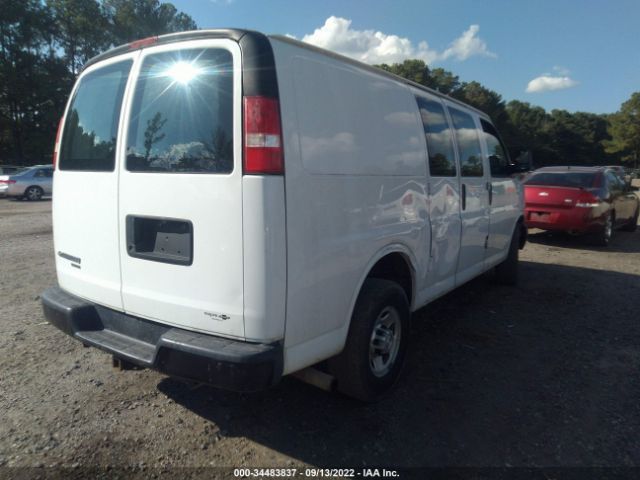 Photo 3 VIN: 1GCWGFCFXF1284510 - CHEVROLET EXPRESS CARGO VAN 