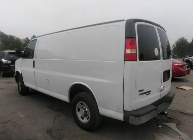 Photo 2 VIN: 1GCWGFCG4B1114615 - CHEVROLET EXPRESS CARGO VAN 