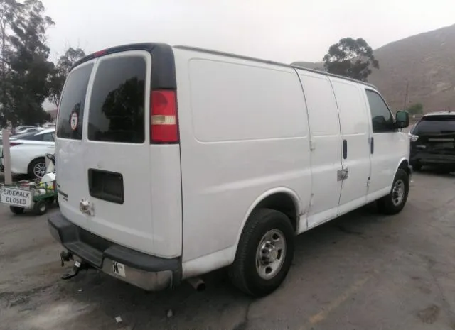 Photo 3 VIN: 1GCWGFCG4B1114615 - CHEVROLET EXPRESS CARGO VAN 