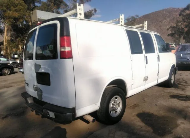 Photo 3 VIN: 1GCWGFCG6C1105755 - CHEVROLET EXPRESS CARGO VAN 