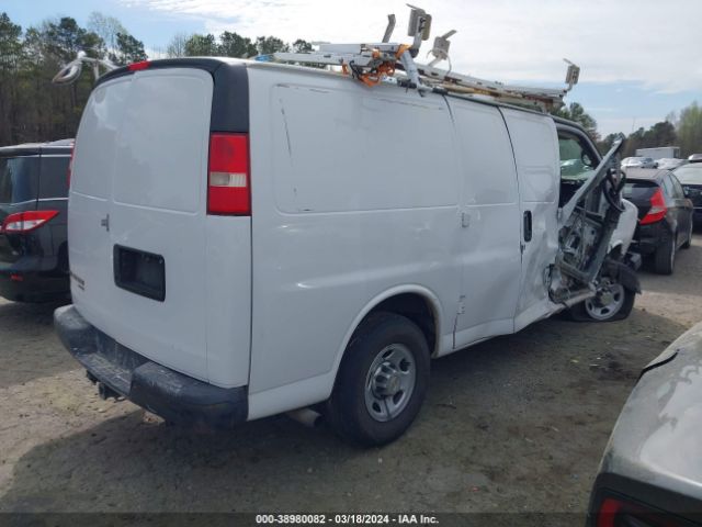 Photo 3 VIN: 1GCWGFCGXE1164570 - CHEVROLET EXPRESS G2500 