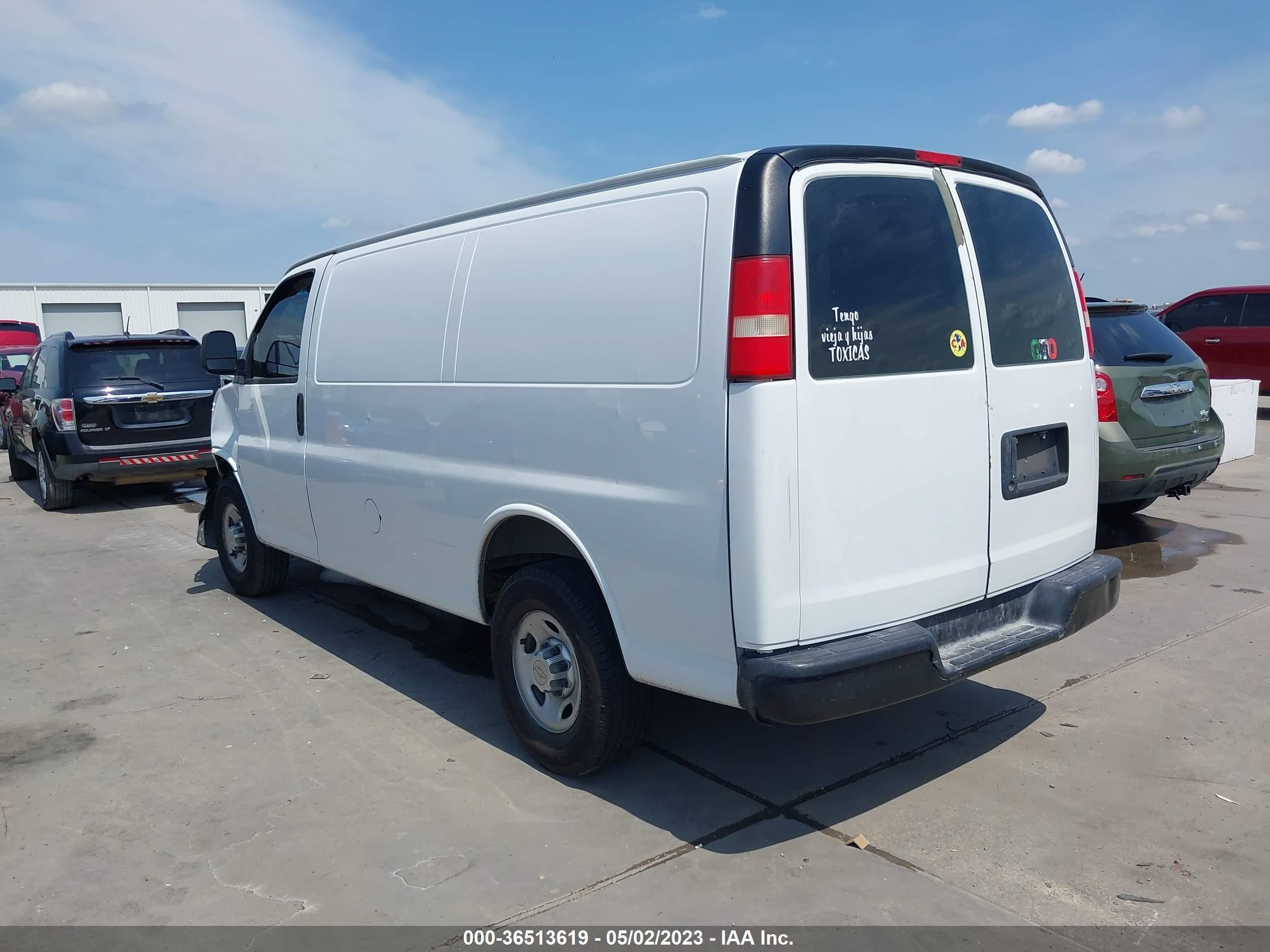 Photo 2 VIN: 1GCWGFFA1B1151256 - CHEVROLET EXPRESS 