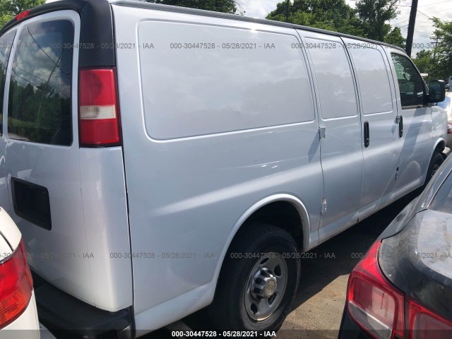 Photo 3 VIN: 1GCWGFFA2C1109812 - CHEVROLET EXPRESS CARGO VAN 