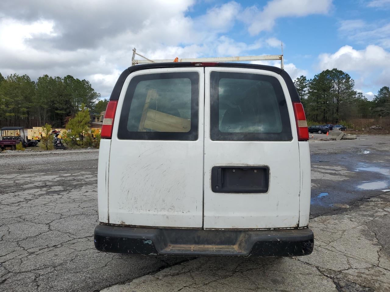 Photo 5 VIN: 1GCWGFFA3B1117075 - CHEVROLET EXPRESS 