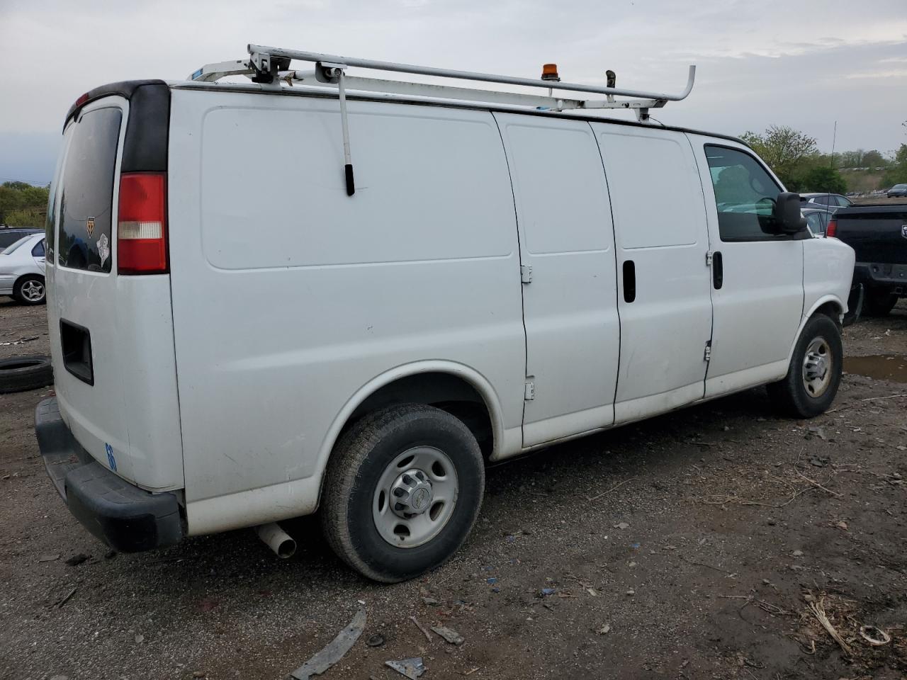 Photo 2 VIN: 1GCWGFFA7E1144347 - CHEVROLET EXPRESS 