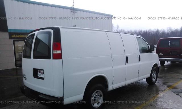 Photo 3 VIN: 1GCWGFFA9B1116531 - CHEVROLET EXPRESS 