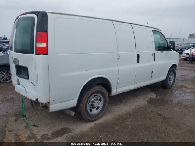 Photo 3 VIN: 1GCWGFFA9B1160920 - CHEVROLET EXPRESS 2500 