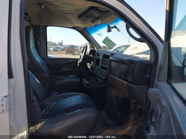 Photo 4 VIN: 1GCWGFFA9B1160920 - CHEVROLET EXPRESS 2500 