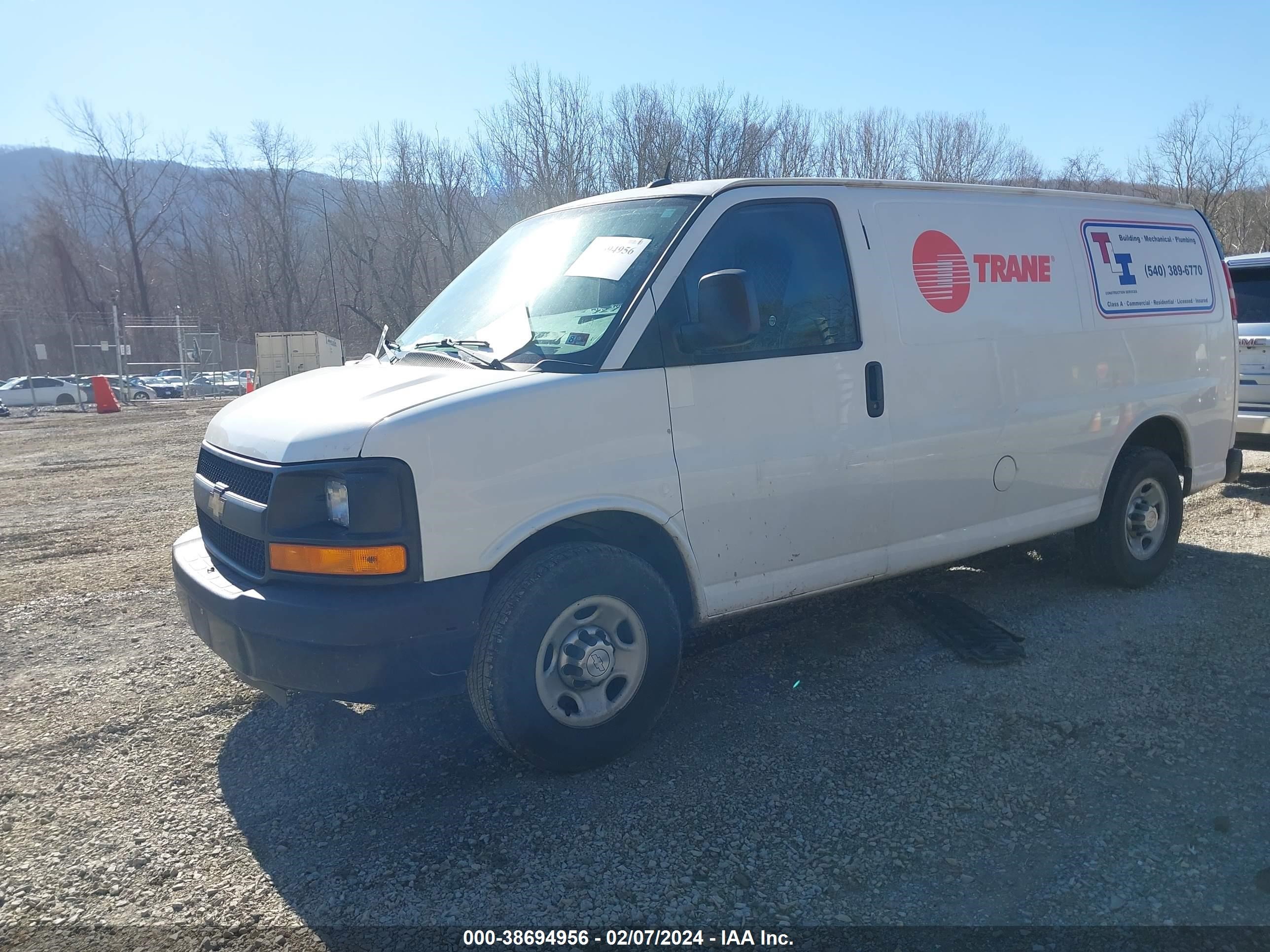 Photo 1 VIN: 1GCWGFFF4F1103137 - CHEVROLET EXPRESS 