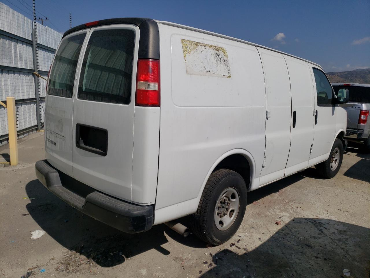 Photo 2 VIN: 1GCWGFFF8F1228920 - CHEVROLET EXPRESS 