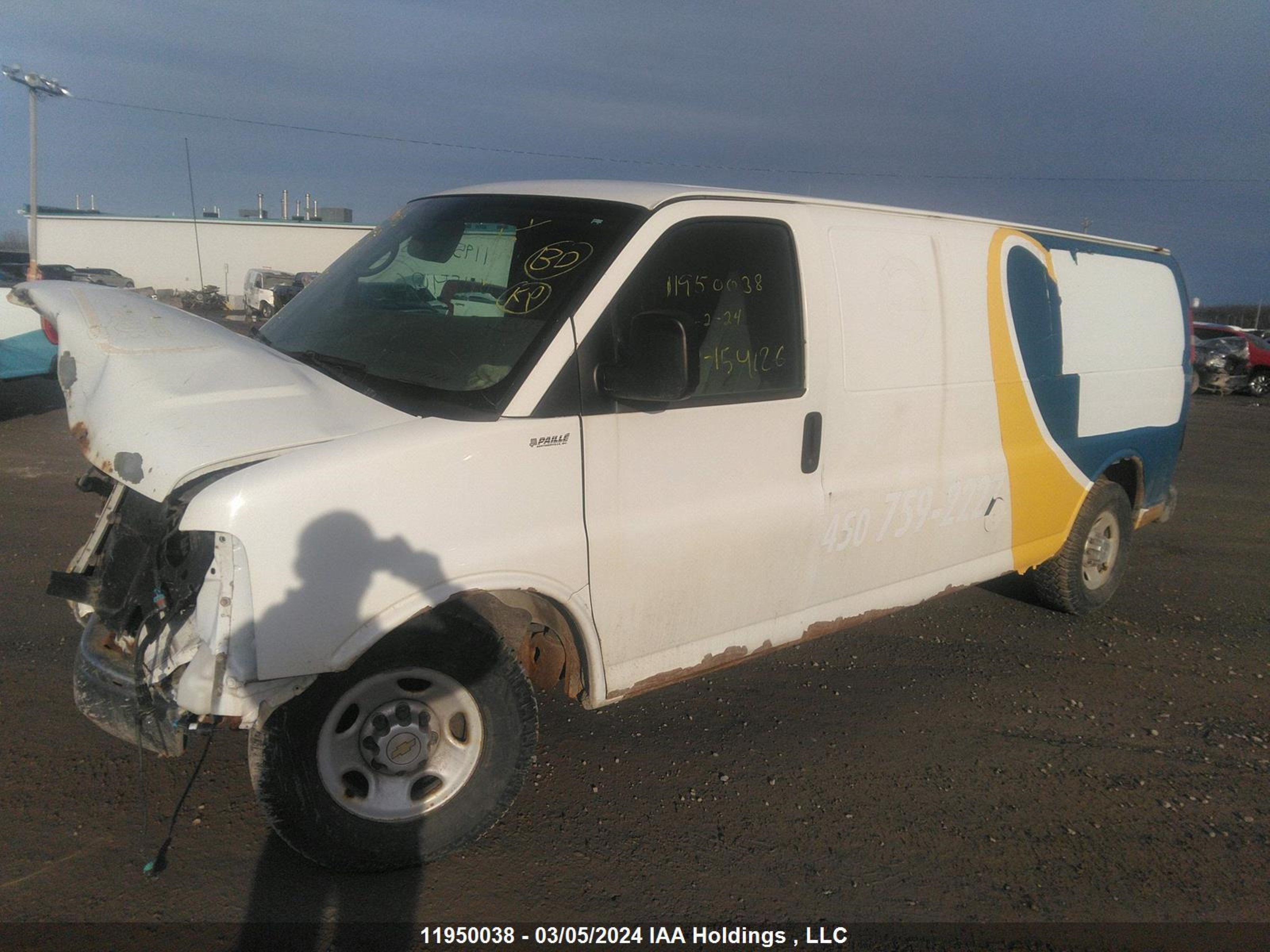 Photo 1 VIN: 1GCWGGBA9B1154126 - CHEVROLET EXPRESS 