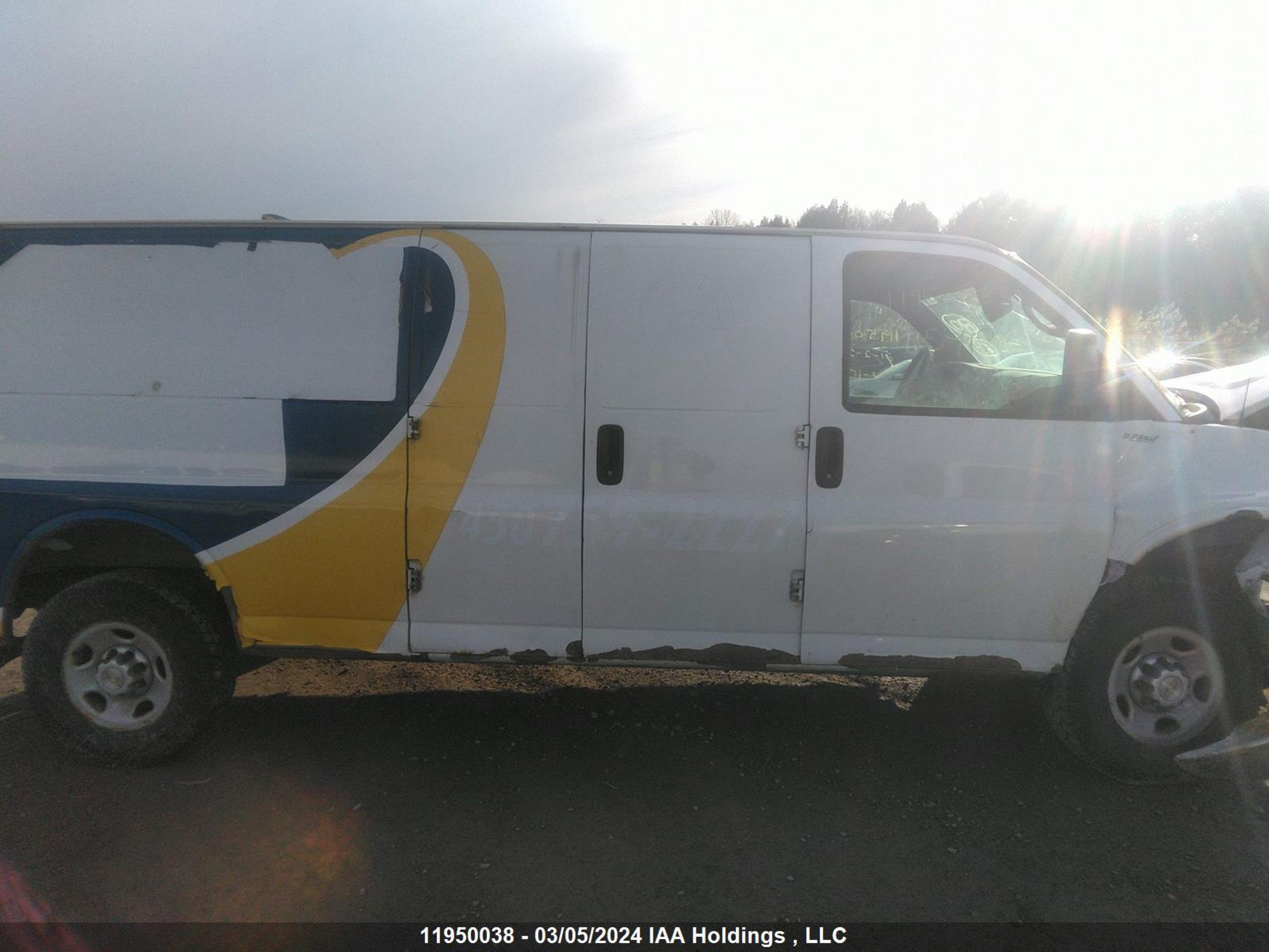 Photo 16 VIN: 1GCWGGBA9B1154126 - CHEVROLET EXPRESS 