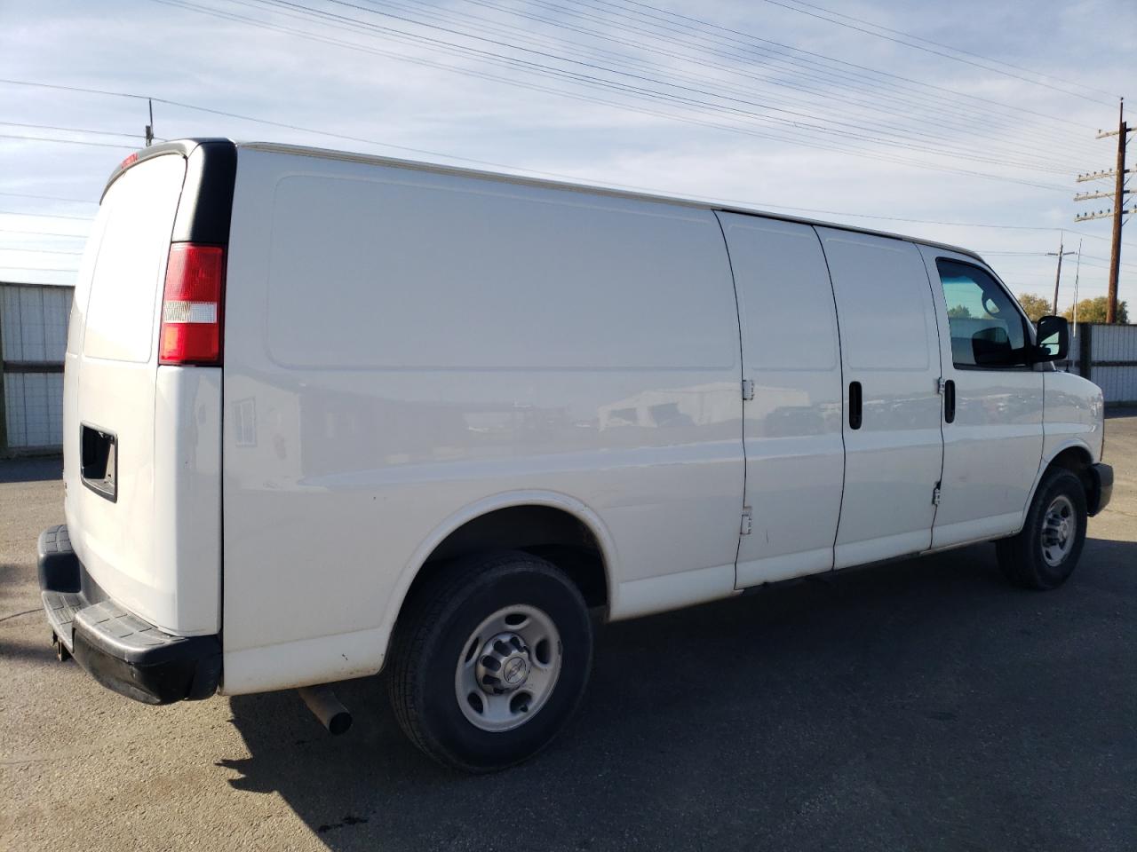 Photo 2 VIN: 1GCWGGCA7E1212320 - CHEVROLET EXPRESS 