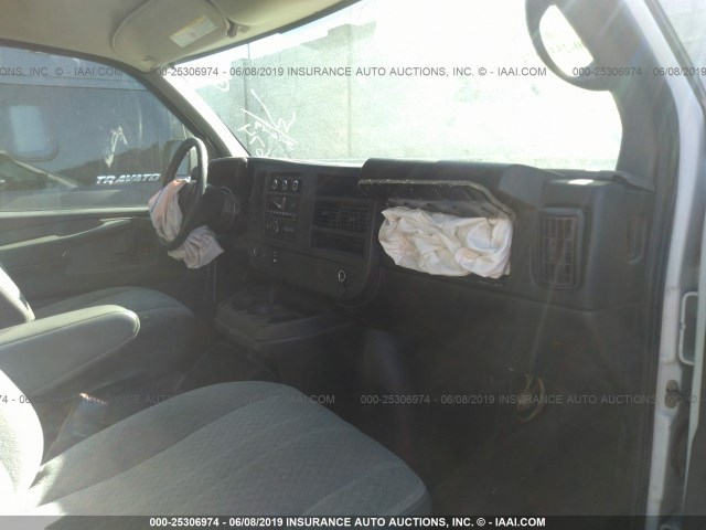 Photo 4 VIN: 1GCWGGCG0D1144963 - CHEVROLET EXPRESS CARGO VAN 