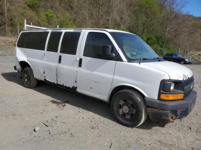 Photo 3 VIN: 1GCWGGCG5B1100910 - CHEVROLET EXPRESS 