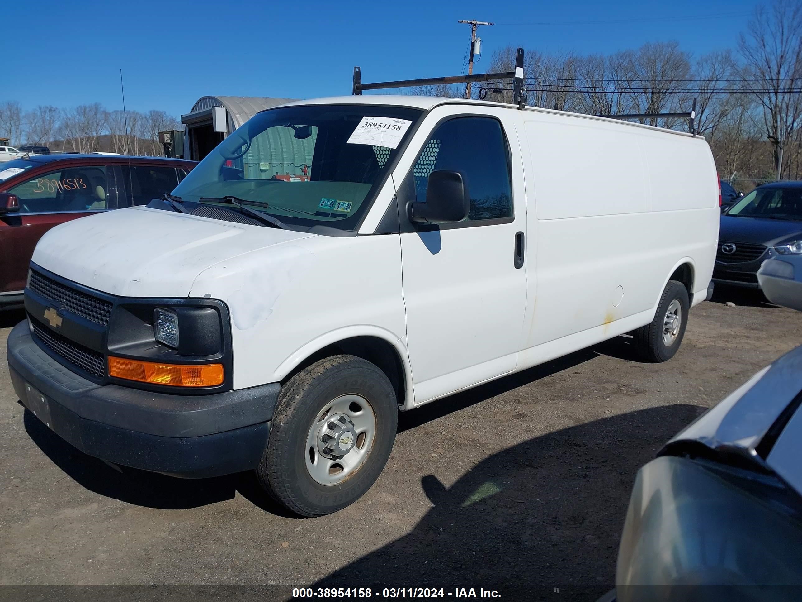 Photo 1 VIN: 1GCWGGCG5B1188471 - CHEVROLET EXPRESS 2500 