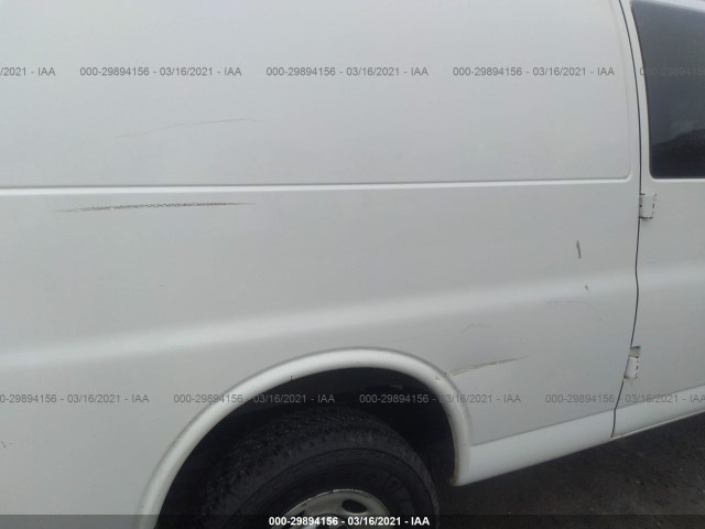 Photo 5 VIN: 1GCWGGCG7E1147246 - CHEVROLET EXPRESS CARGO VAN 